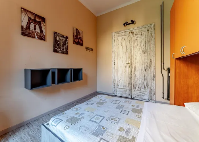 Apartment Claudio Flat - Metro Re Di & Wi-fi